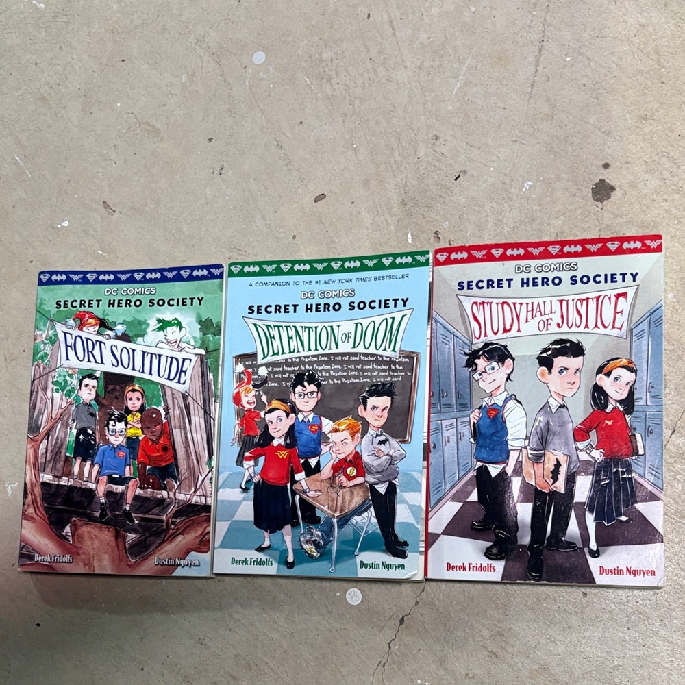 DC Comics Secret Hero Society Book Set